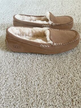 Brand New! UGGS Ansley Chestnut Suede Shearling Lined Moccasin